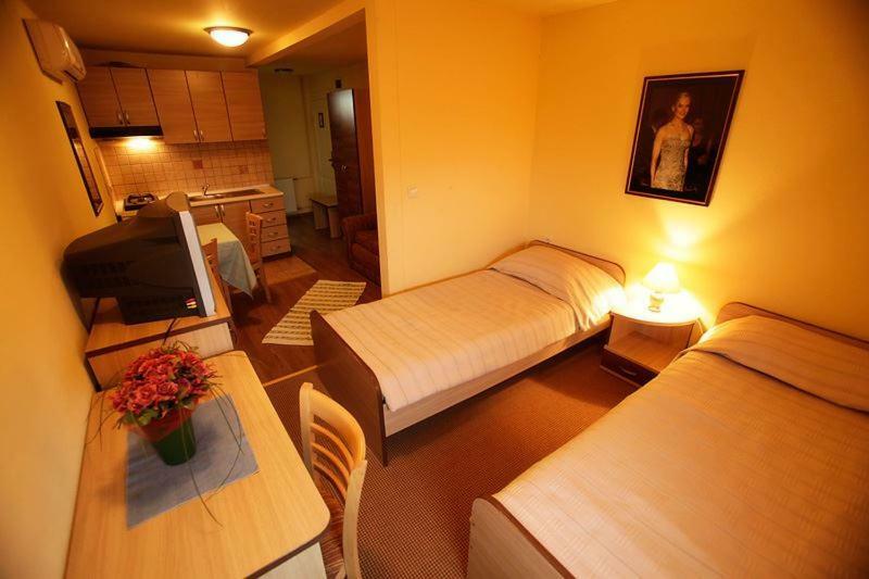 The Movie Resort Aparthotel Tribalj Εξωτερικό φωτογραφία
